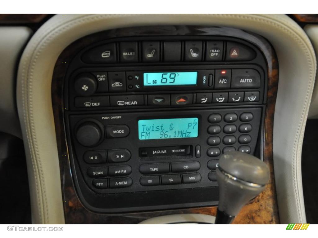 1998 Jaguar XJ XJ8 Controls Photo #46170080