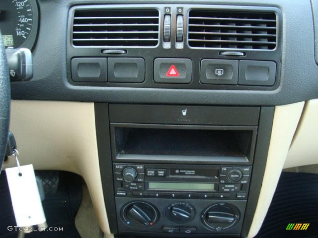 2000 Volkswagen Jetta GL Sedan Controls Photo #46172430