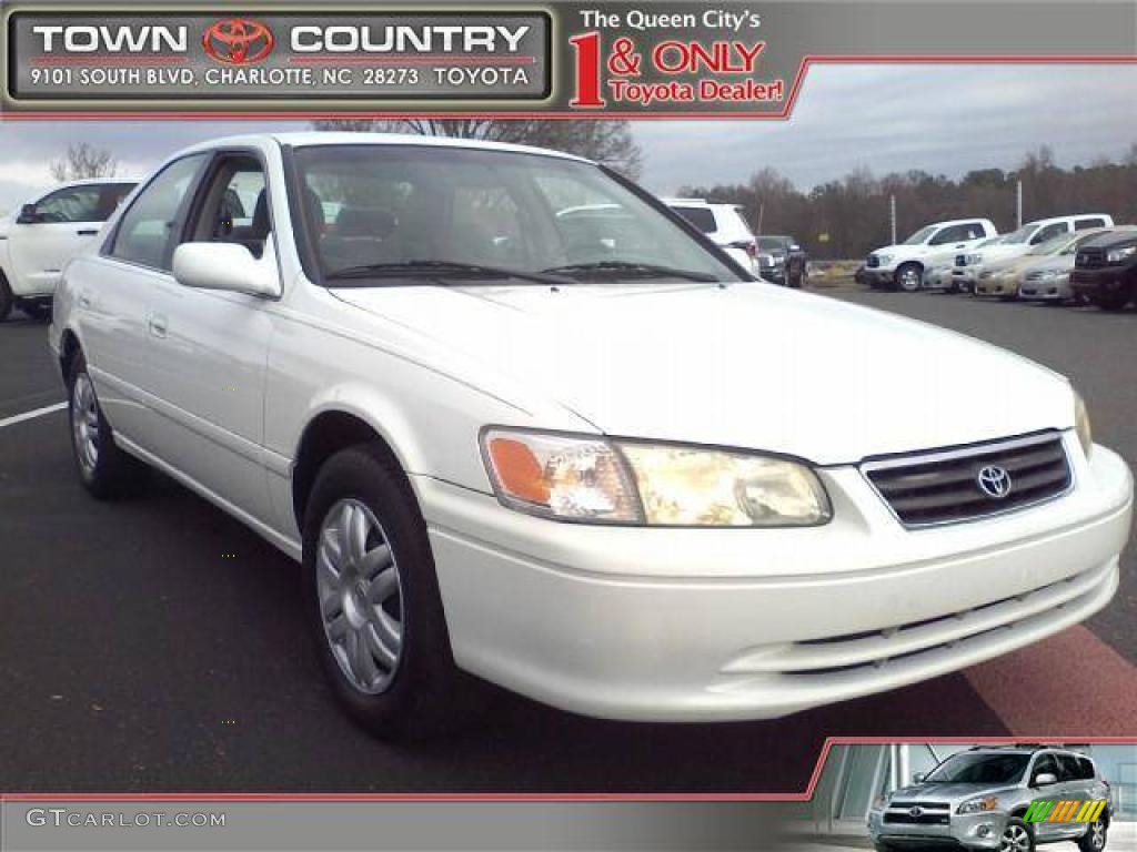 2001 Camry LE - Super White / Gray photo #1