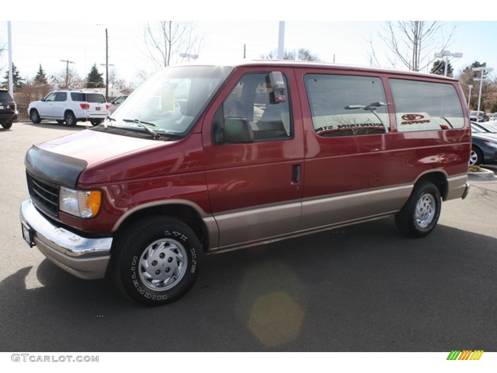 1993 E Series Van E150 Club Wagon Passenger - Electric Current Red Metallic / Beige photo #5