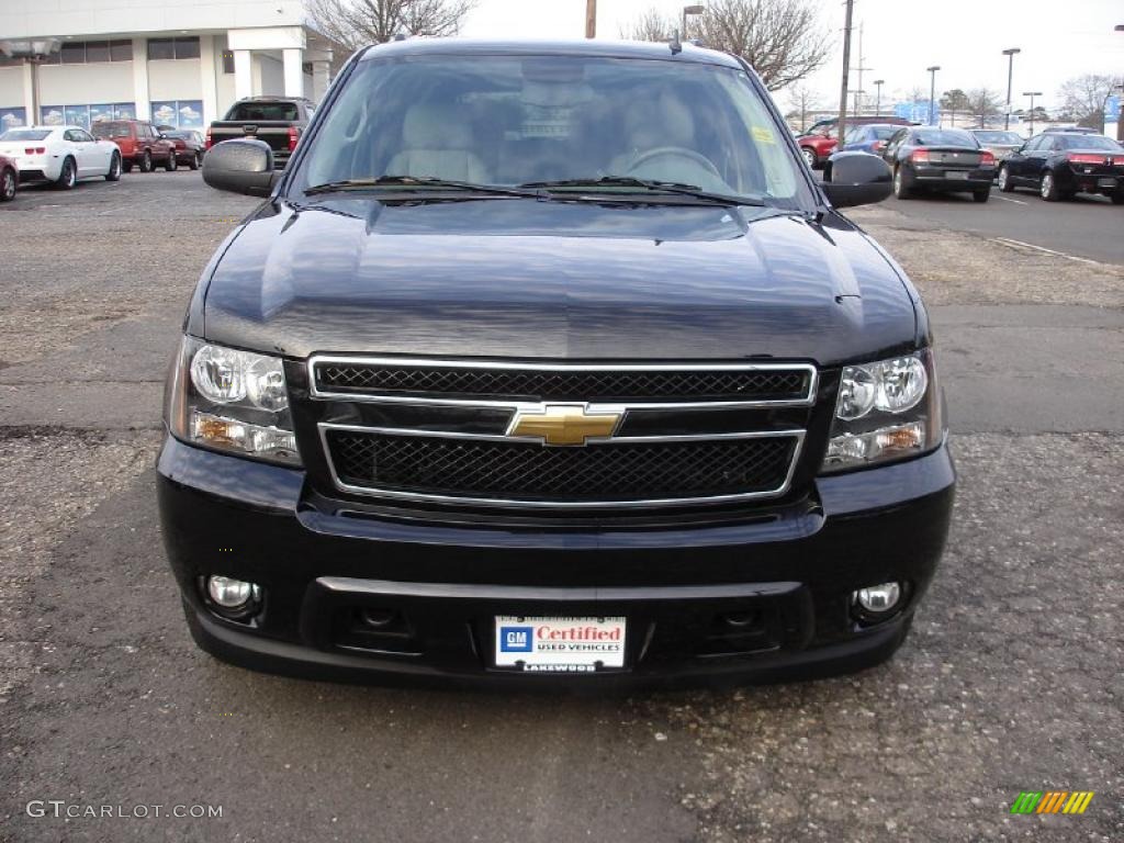 2010 Suburban LT 4x4 - Black / Light Titanium/Dark Titanium photo #2