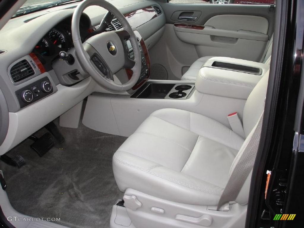 2010 Suburban LT 4x4 - Black / Light Titanium/Dark Titanium photo #10