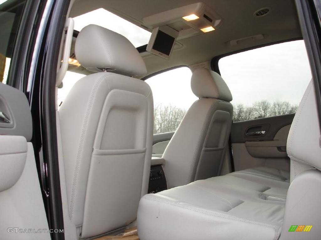 2010 Suburban LT 4x4 - Black / Light Titanium/Dark Titanium photo #11