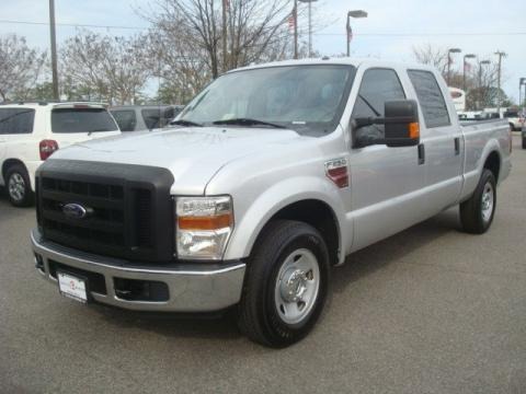2010 Ford F250 Super Duty XL Crew Cab Data, Info and Specs
