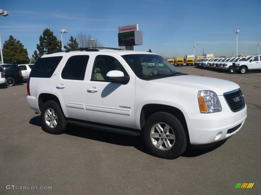 2010 Yukon SLT 4x4 - Summit White / Light Tan photo #1