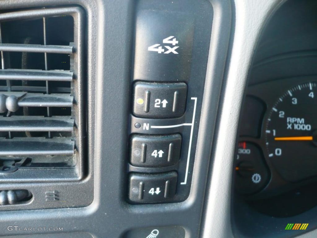 2006 GMC Sierra 2500HD SLT Crew Cab 4x4 Controls Photo #46181133