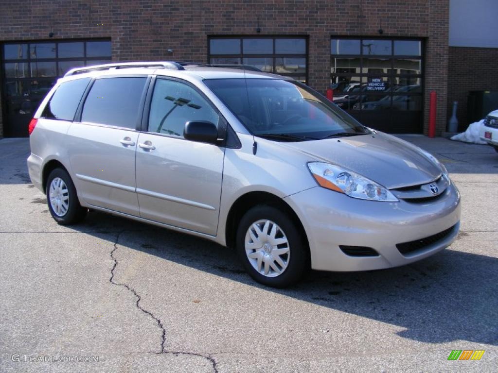 2007 Sienna LE - Silver Pine Mica / Taupe photo #1