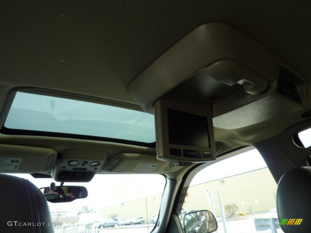 2005 Tahoe Z71 4x4 - Black / Tan/Neutral photo #11