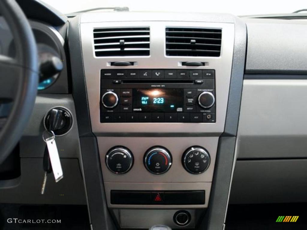 2008 Dodge Avenger SE Controls Photo #46187979