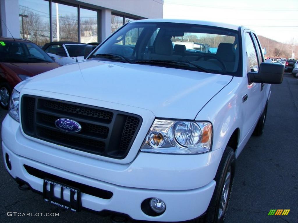 2008 F150 STX SuperCab 4x4 - Oxford White / Medium/Dark Flint photo #1