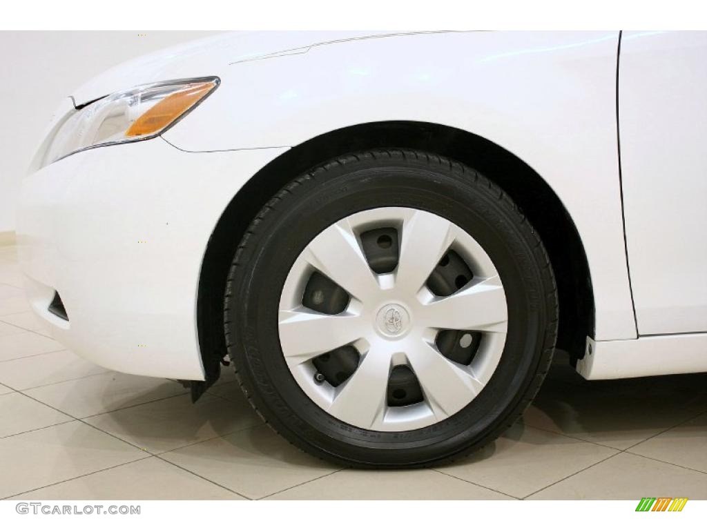 2009 Camry XLE - Super White / Bisque photo #20