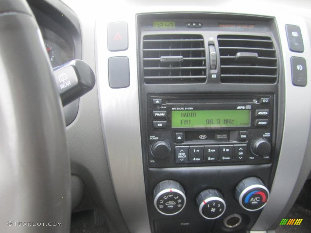 2007 Tucson SE - Stone White / Gray photo #26