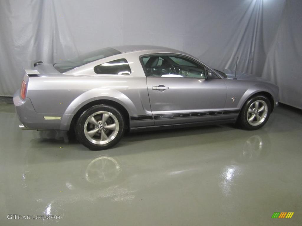 2006 Mustang V6 Premium Coupe - Tungsten Grey Metallic / Dark Charcoal photo #12