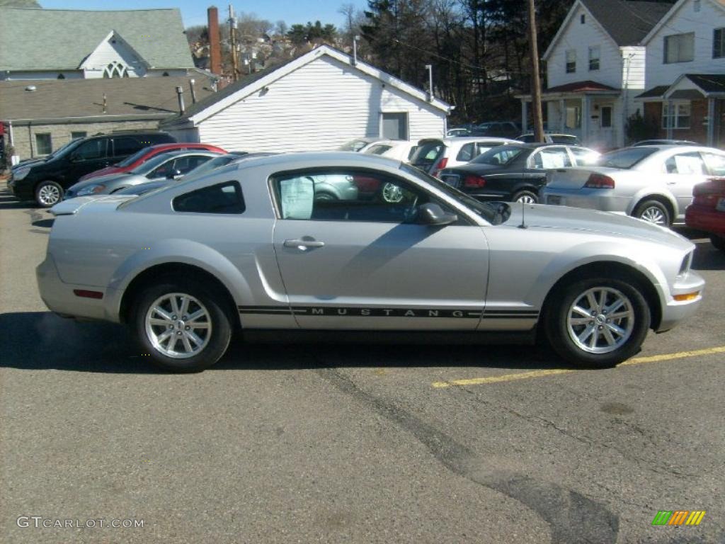 2007 Mustang V6 Deluxe Coupe - Satin Silver Metallic / Dark Charcoal photo #6