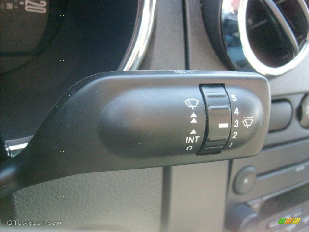 2007 Mustang V6 Deluxe Coupe - Satin Silver Metallic / Dark Charcoal photo #25