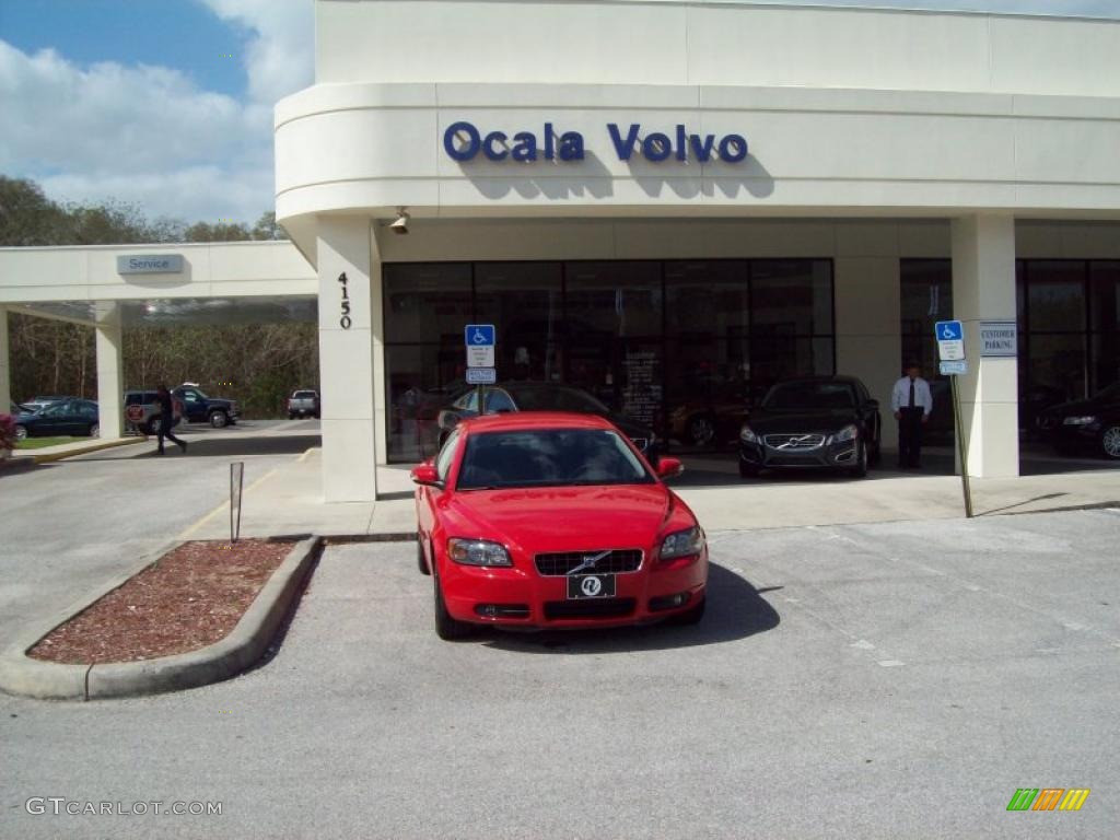 2010 C70 T5 - Passion Red / Off Black photo #1