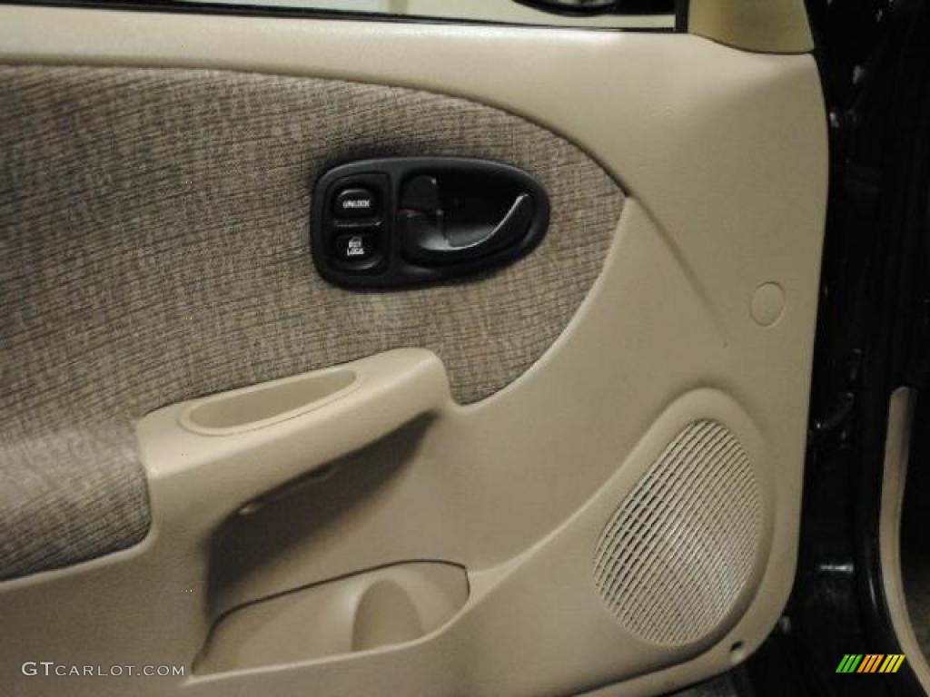 2000 S Series SW2 Wagon - Gold / Tan photo #17