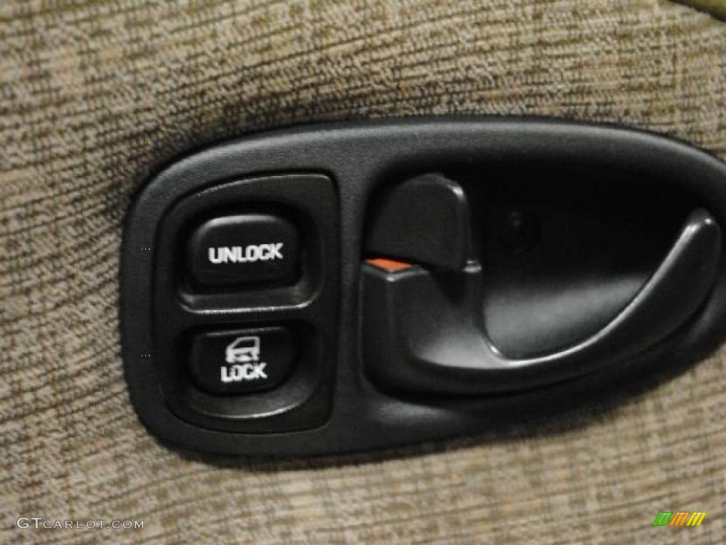 2000 S Series SW2 Wagon - Gold / Tan photo #18