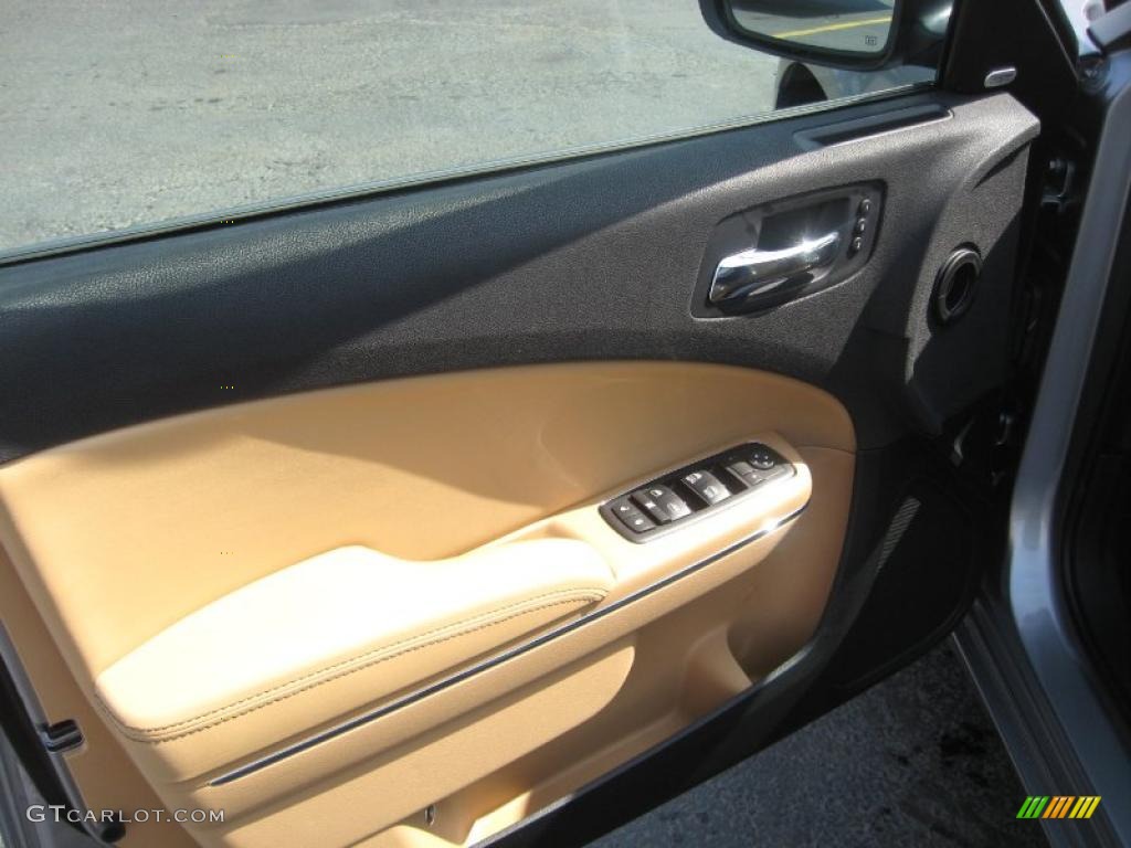 2011 Dodge Charger R/T Plus Black/Tan Door Panel Photo #46193027
