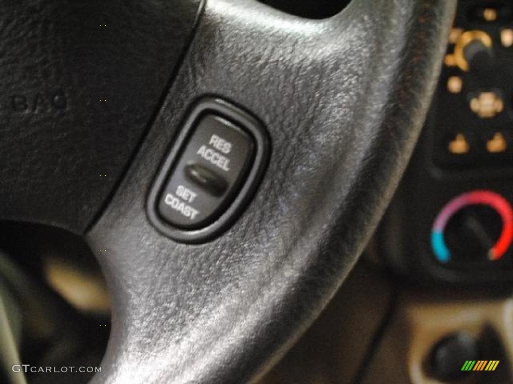 2000 S Series SW2 Wagon - Gold / Tan photo #21