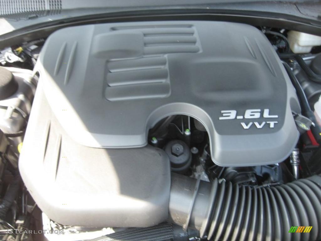 2011 Dodge Charger R/T Plus 5.7 Liter HEMI OHV 16-Valve Dual VVT V8 Engine Photo #46193123