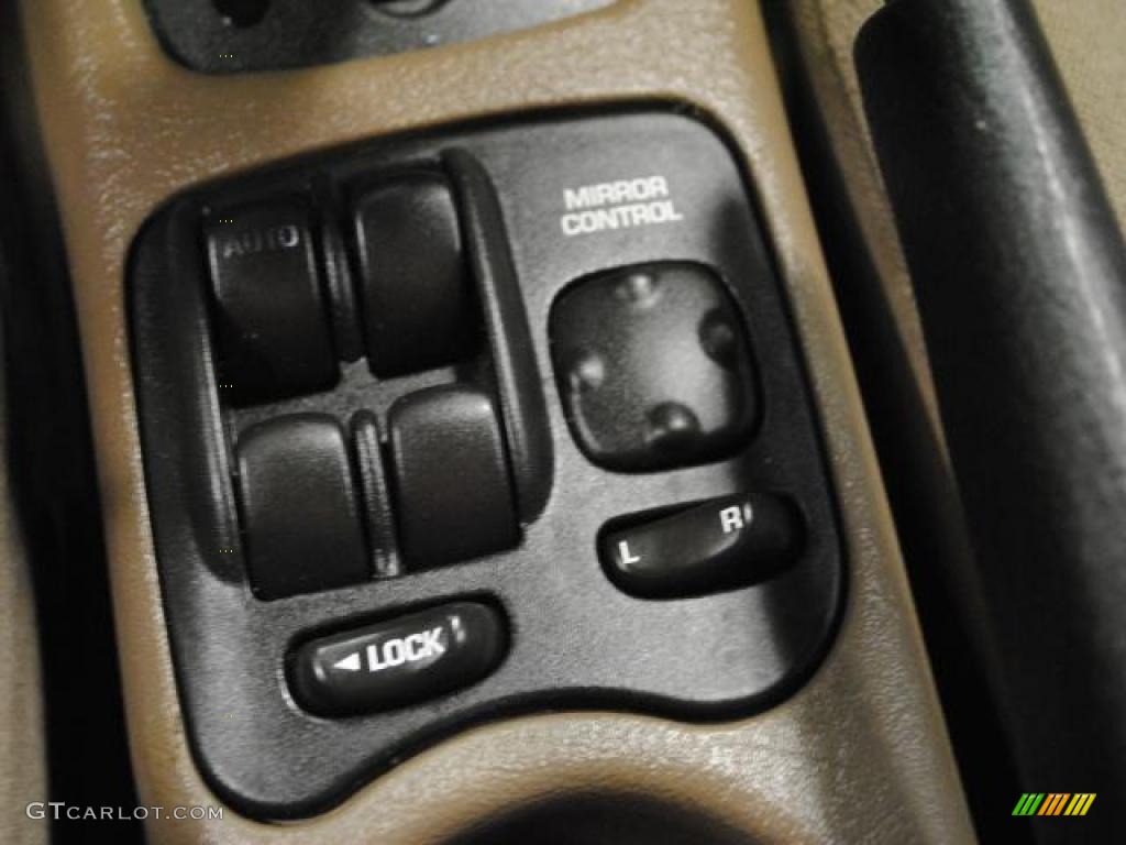 2000 S Series SW2 Wagon - Gold / Tan photo #26