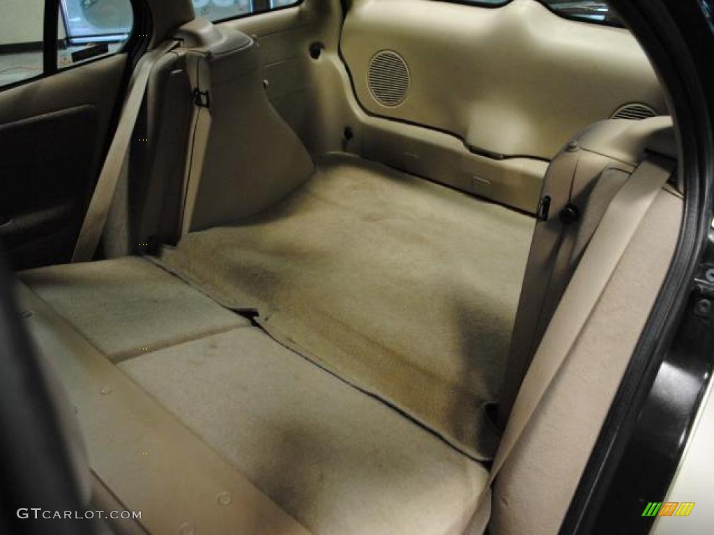 2000 S Series SW2 Wagon - Gold / Tan photo #32