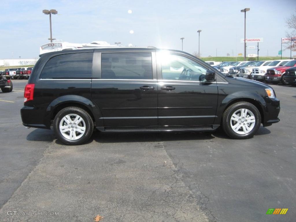 Brilliant Black Crystal Pearl 2011 Dodge Grand Caravan Crew Exterior Photo #46193468