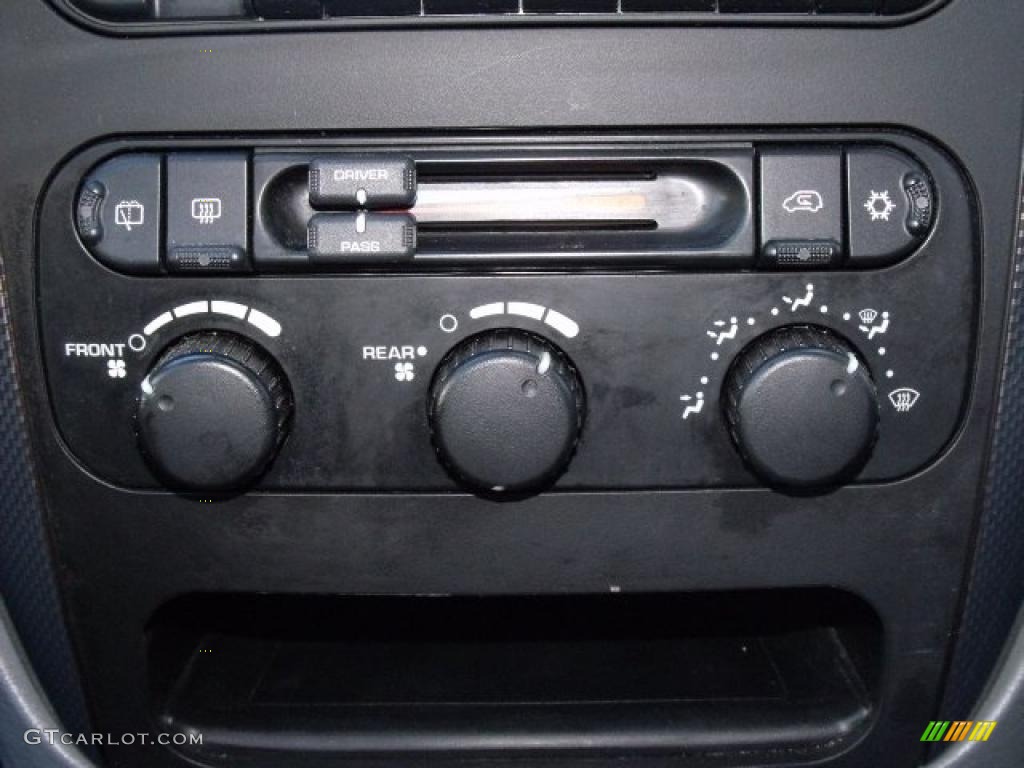 2007 Dodge Grand Caravan SXT Controls Photo #46194653