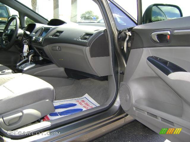 2006 Civic EX Sedan - Galaxy Gray Metallic / Ivory photo #16