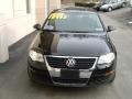 Deep Black - Passat Turbo Sedan Photo No. 8