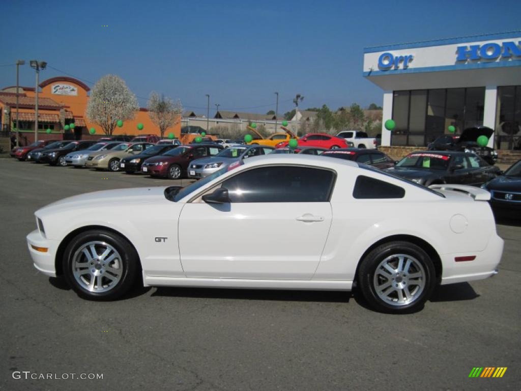 2005 Mustang GT Premium Coupe - Performance White / Medium Parchment photo #2