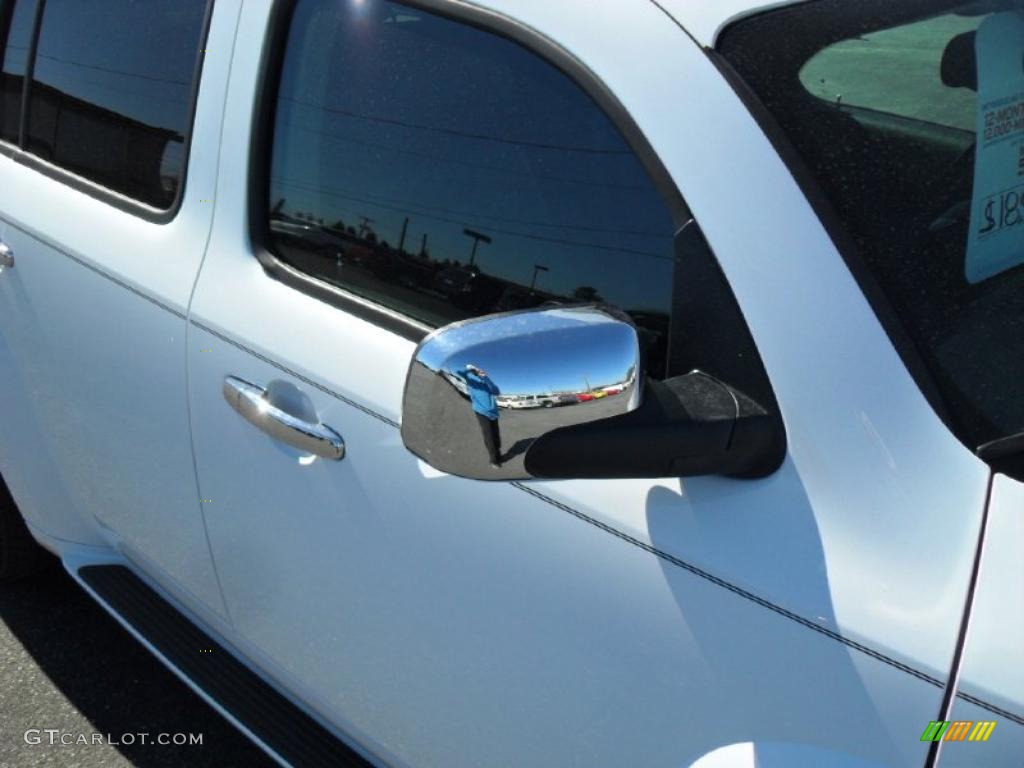 2011 HHR LT - Arctic Ice White / Ebony photo #22