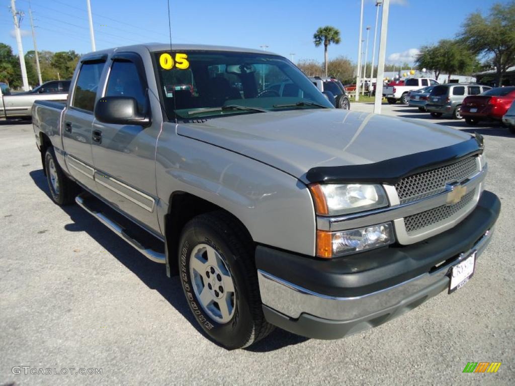 2005 Silverado 1500 LT Crew Cab 4x4 - Silver Birch Metallic / Medium Gray photo #13