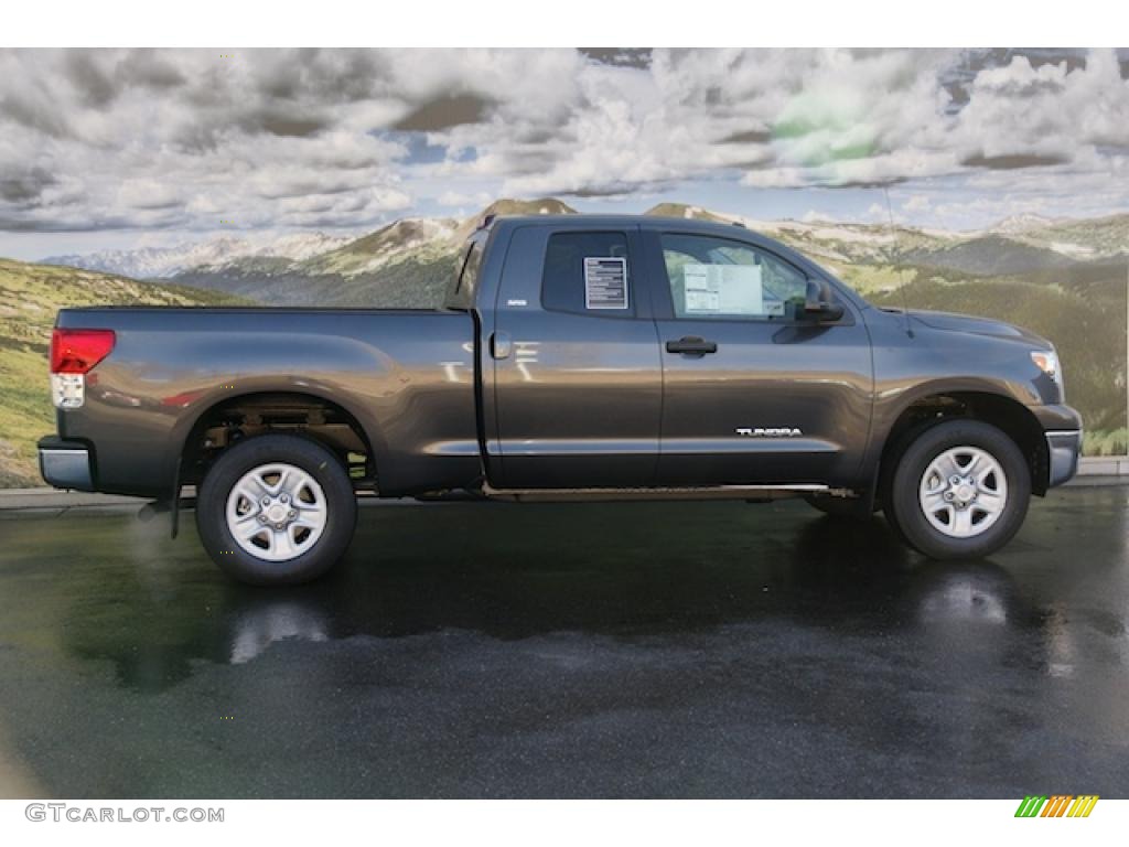 2011 Tundra SR5 Double Cab 4x4 - Magnetic Gray Metallic / Black photo #2