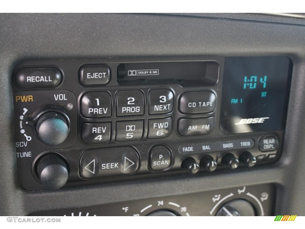 2002 GMC Yukon XL Denali AWD Controls Photo #46202507