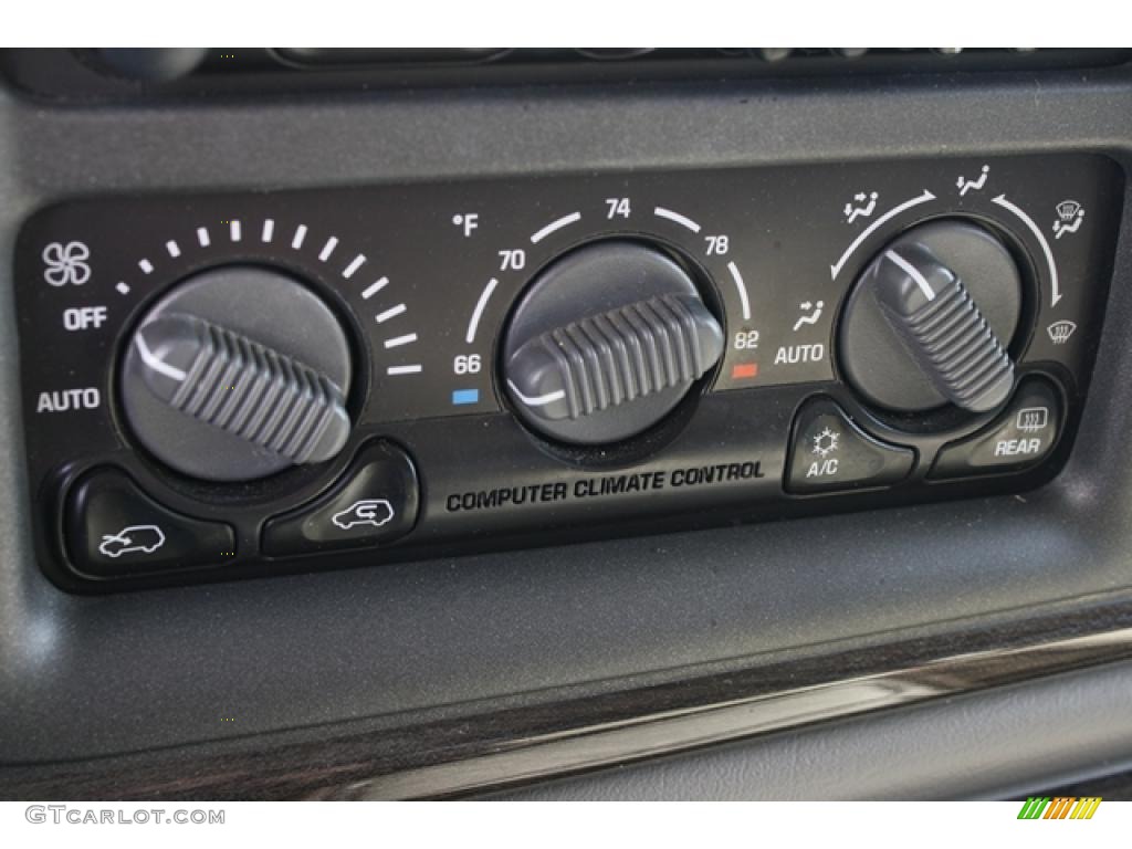 2002 GMC Yukon XL Denali AWD Controls Photo #46202519