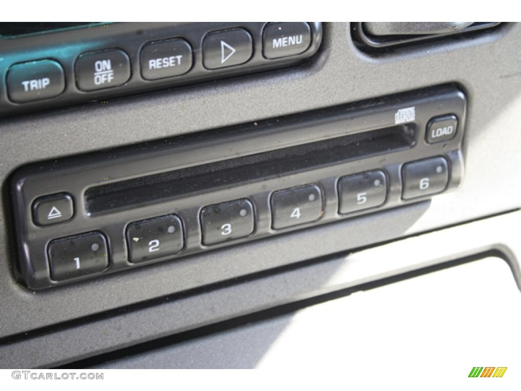 2002 GMC Yukon XL Denali AWD Controls Photo #46202543