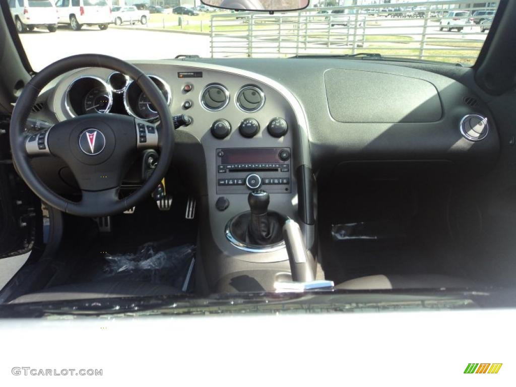 2007 Pontiac Solstice GXP Roadster Ebony Dashboard Photo #46202768