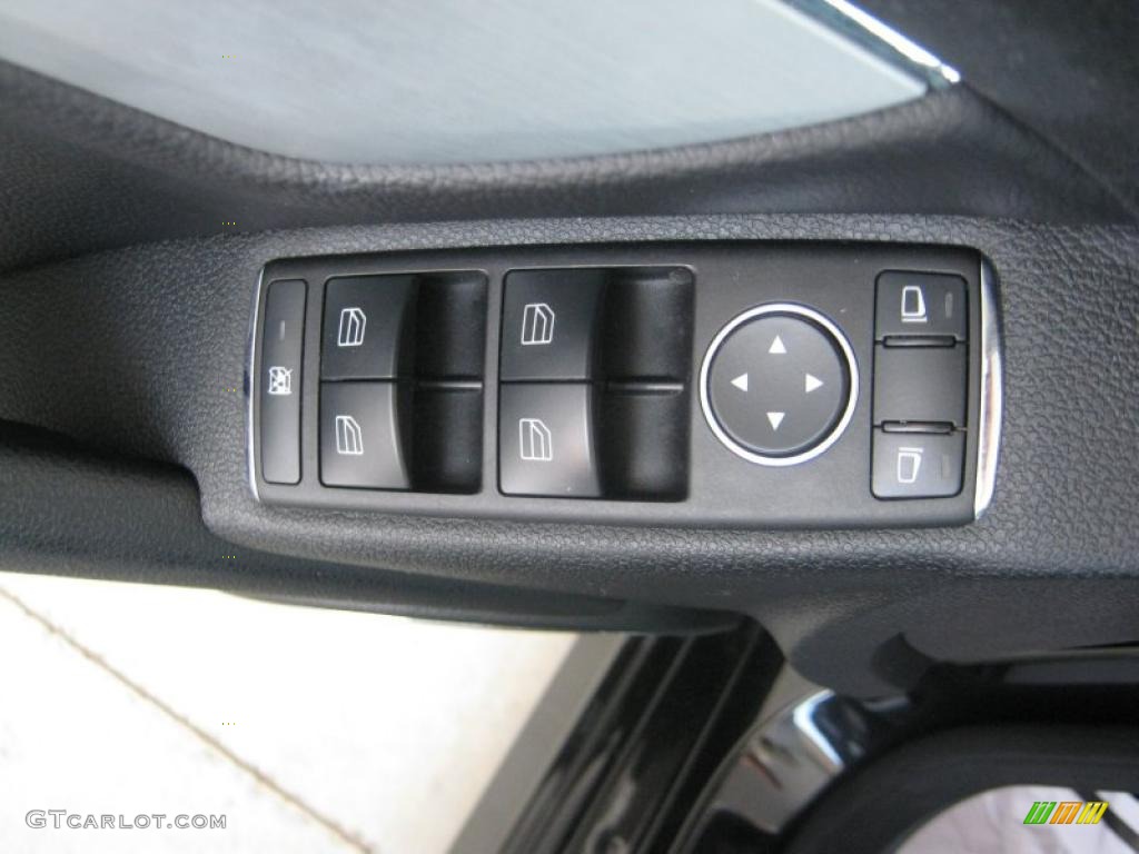 2010 C 300 Sport - Black / Black photo #17