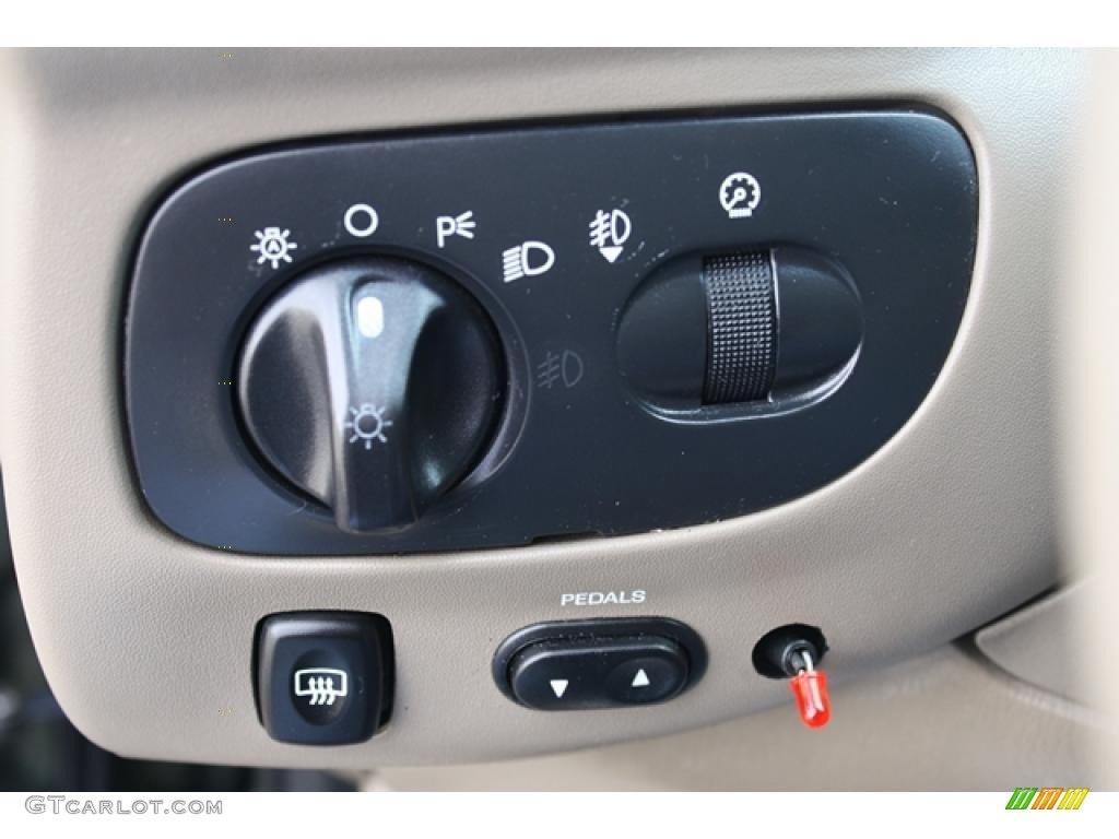 2000 Ford Expedition Eddie Bauer 4x4 Controls Photo #46204445