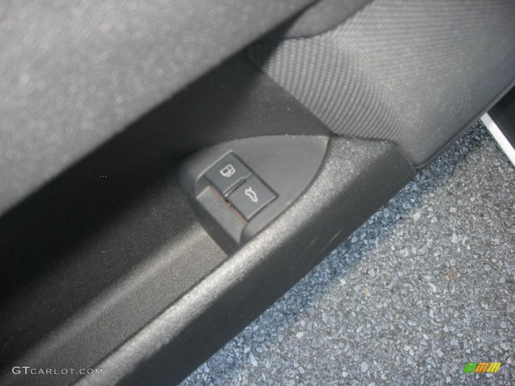 2006 A3 2.0T - Arctic White / Black photo #26