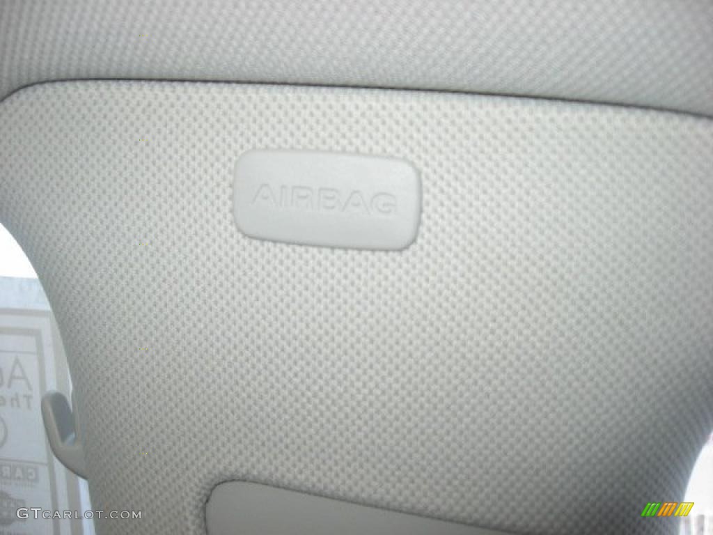 2006 A3 2.0T - Arctic White / Black photo #33