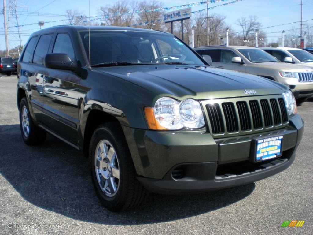 2008 Grand Cherokee Laredo 4x4 - Jeep Green Metallic / Dark Slate Gray/Light Graystone photo #3