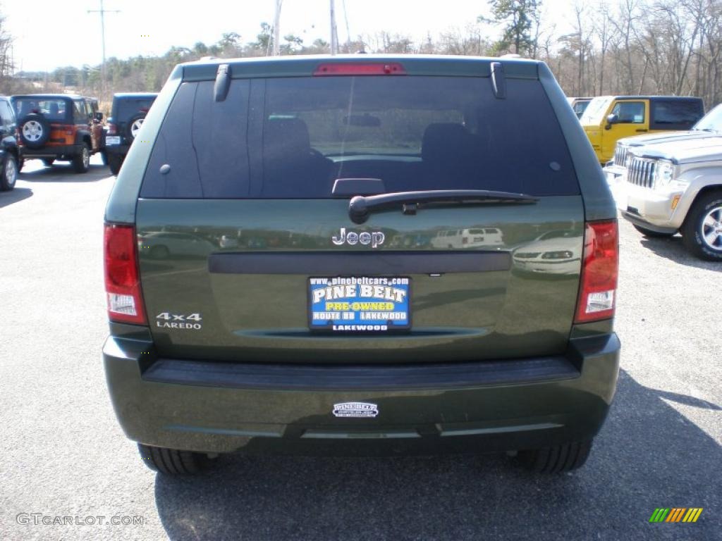 2008 Grand Cherokee Laredo 4x4 - Jeep Green Metallic / Dark Slate Gray/Light Graystone photo #6