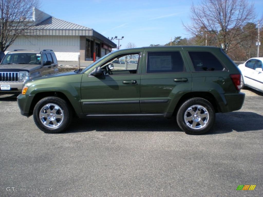 2008 Grand Cherokee Laredo 4x4 - Jeep Green Metallic / Dark Slate Gray/Light Graystone photo #8