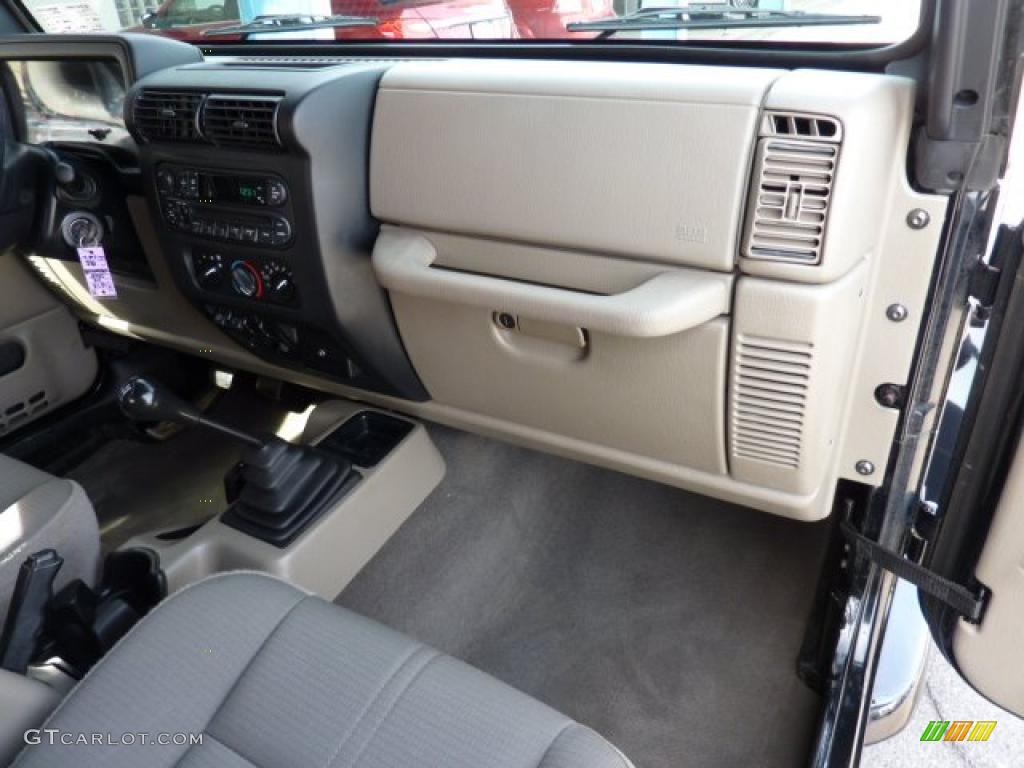 2004 Jeep Wrangler Sahara 4x4 Dashboard Photos
