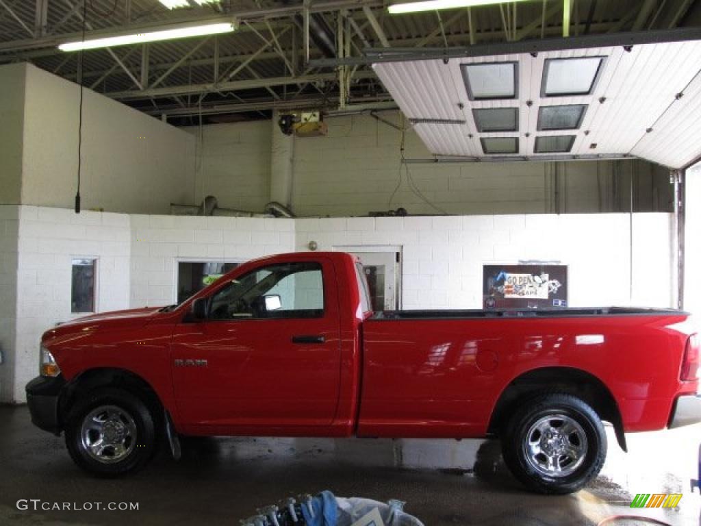 2009 Ram 1500 ST Regular Cab 4x4 - Flame Red / Dark Slate/Medium Graystone photo #5