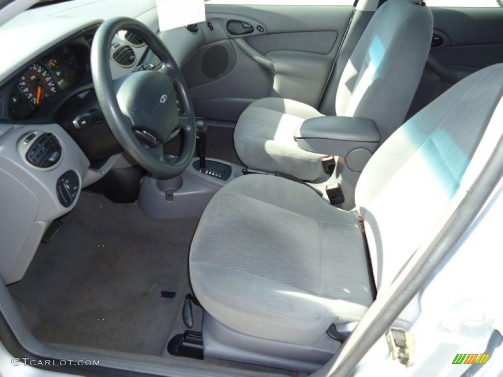 Medium Graphite Grey Interior 2001 Ford Focus SE Wagon Photo #46207235