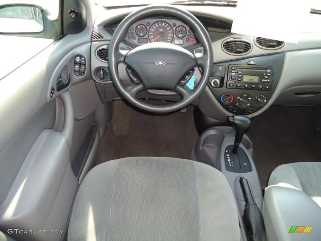 2001 Ford Focus SE Wagon Medium Graphite Grey Dashboard Photo #46207289